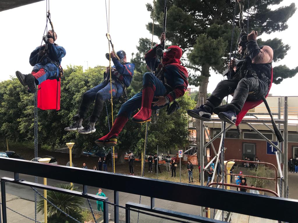 Supereroi in arrivo al Policlinico. I bambini li attendono in trepidazione!